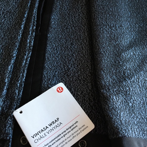 LULULEMON NWT AUTHENTIC VINYASA BLUE & BLACK COZY SOFT VERSATILE WRAP - Picture 6 of 16